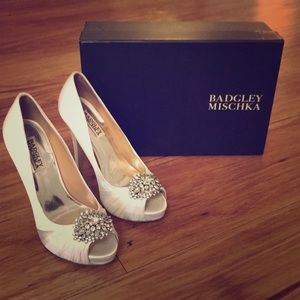 Badgley Mischka “Petal” Pump
